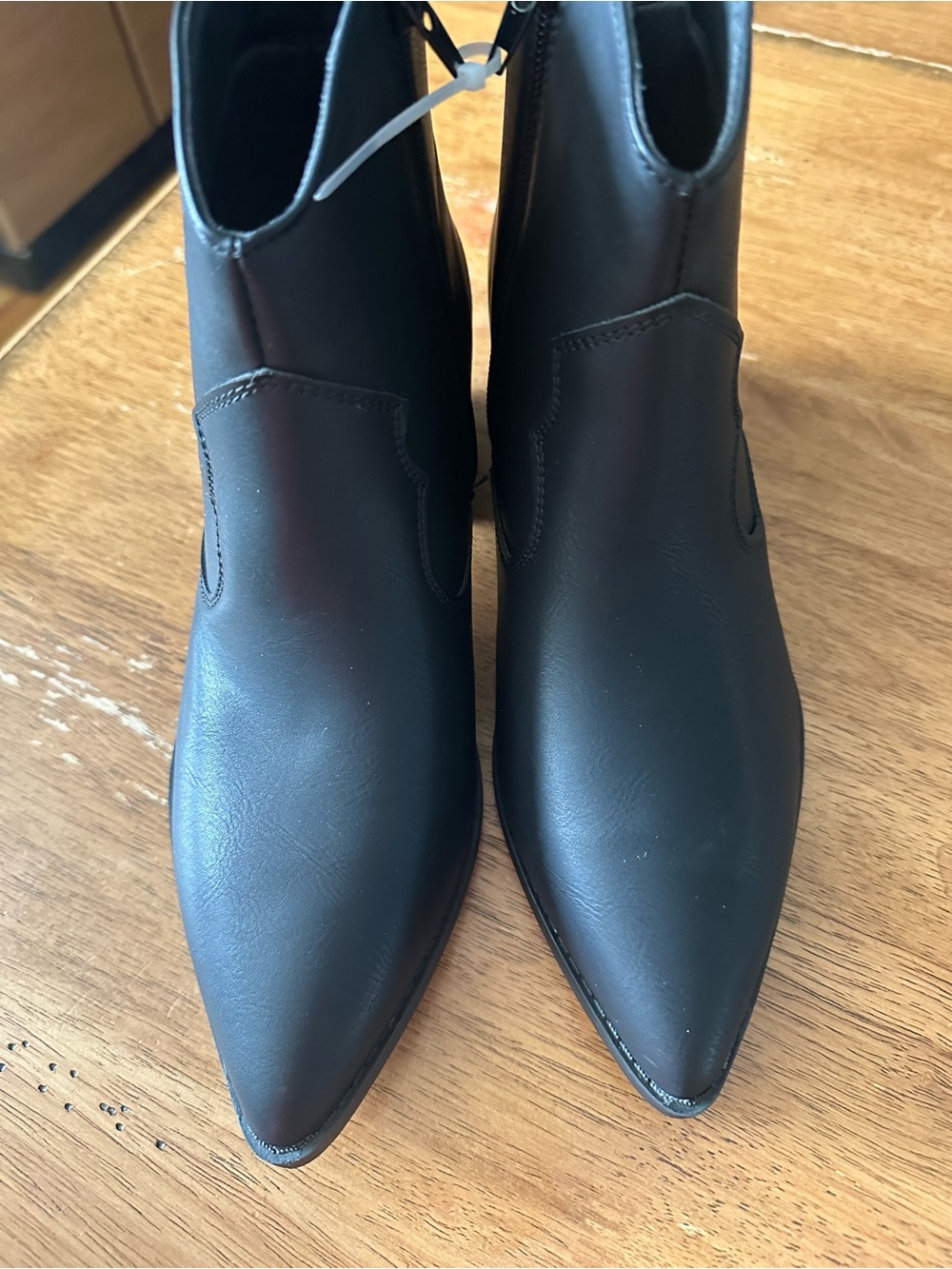 Women’s  Black Pointed Toe Chelsea Ankle Boots